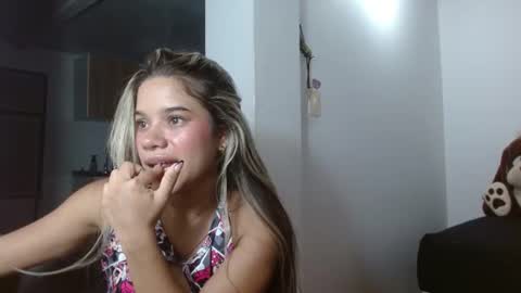 Snapshot of little_babyboo_ chatting on 06/22/26, 03:25 Catalina online show from 06/22/26, 03:25