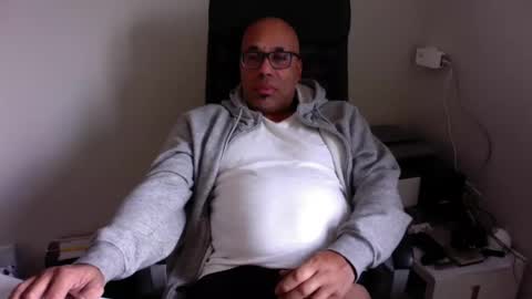 Snapshot of little_buddha chatting on 12/12/24, 09:30 Pure Black Power online show from 12/12/24, 09:30