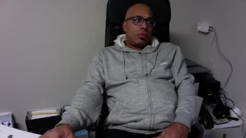 Snapshot of little_buddha chatting on 12/15/24, 07:31 Pure Black Power online show from 12/15/24, 07:31