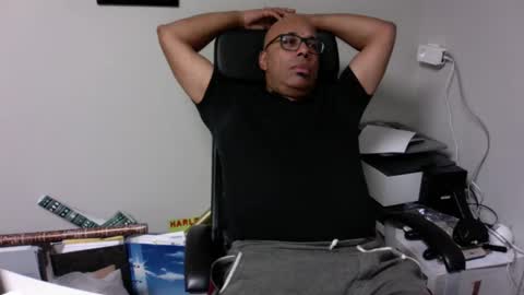 Snapshot of little_buddha chatting on 01/08/25, 08:07 Pure Black Power online show from 01/08/25, 08:07