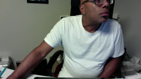 Snapshot of little_buddha chatting on 09/11/25, 05:46 Pure Black Power online show from 09/11/25, 05:46