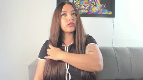 Snapshot of little_caro13 chatting on 01/24/25, 08:00 Independent model carolina online show from 01/24/25, 08:00