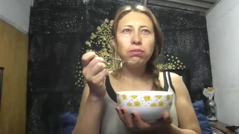 Snapshot of little_devil_diablita90 chatting on 04/22/26, 12:13 Diablita online show from 04/22/26, 12:13