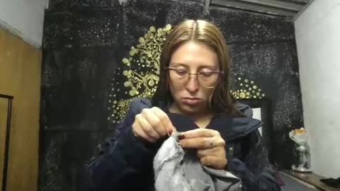 Snapshot of little_devil_diablita90 chatting on 05/17/26, 10:50 Diablita online show from 05/17/26, 10:50