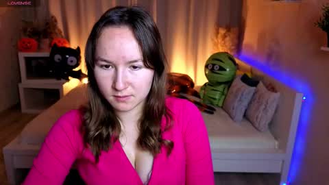 Alexandra online show from 10/31/25, 02:56