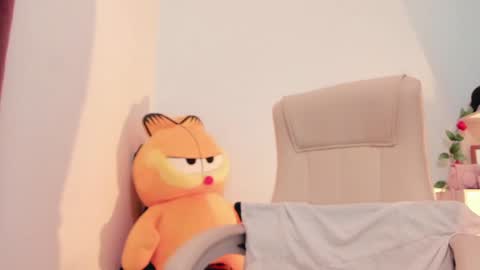 Help me reach 100 likes online show from 02/04/25, 10:13