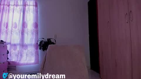 Snapshot of little_emilyd chatting on 03/04/26, 05:19 Emily online show from 03/04/26, 05:19