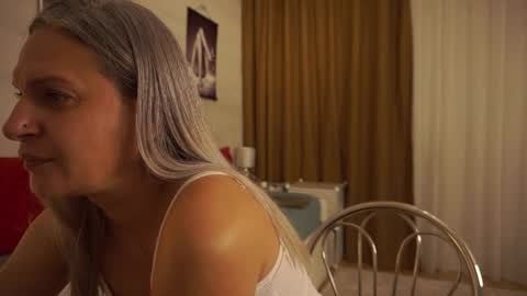 Snapshot of little_heart_andreea chatting on 11/03/25, 06:09 little_heart_andreea online show from 11/03/25, 06:09