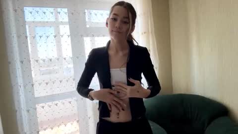 Viiola online show from 10/23/25, 03:17