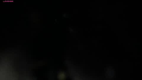 Snapshot of little_izzi chatting on 12/08/24, 08:25 Izzi online show from 12/08/24, 08:25