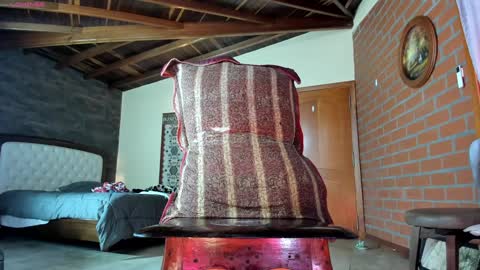 Snapshot of little_izzi chatting on 01/10/25, 10:36 Izzi online show from 01/10/25, 10:36