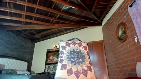 Snapshot of little_izzi chatting on 01/07/26, 06:43 Izzi online show from 01/07/26, 06:43