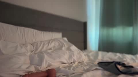 little lies online show from 09/26/25, 04:22