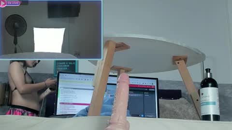 Lili online show from 01/12/25, 04:00