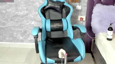 Lili online show from 01/19/25, 09:02