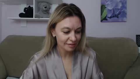 Snapshot of little_milf_ chatting on 09/23/25, 11:02 Kate online show from 09/23/25, 11:02