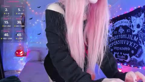 Snapshot of little_misaki chatting on 10/31/25, 10:55 Maria online show from 10/31/25, 10:55