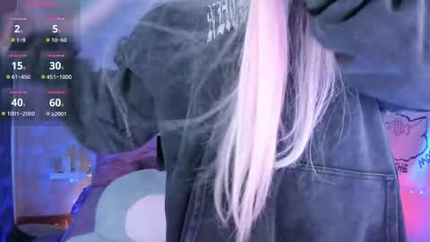 Snapshot of little_misaki chatting on 11/24/25, 10:53 Maria online show from 11/24/25, 10:53