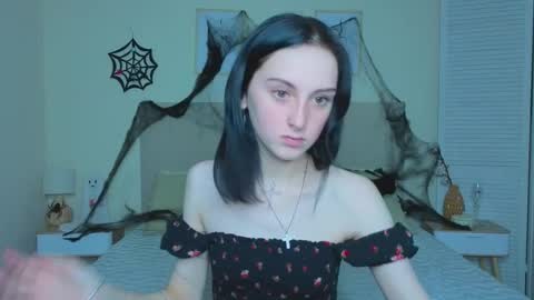 little_mollee online show from 11/01/25, 09:28