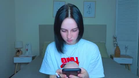 little_mollee online show from 11/14/25, 04:28