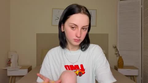 little_mollee online show from 11/23/25, 04:01