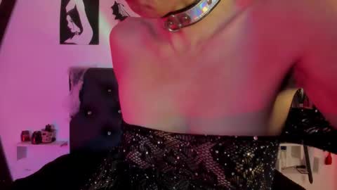 Little Nauughty2 online show from 10/15/25, 01:44