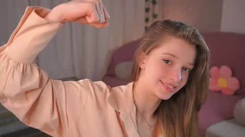 Kiki online show from 03/11/25, 04:18