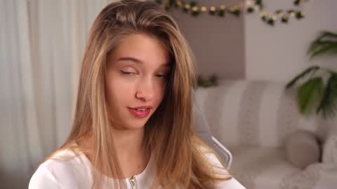 Kiki online show from 09/30/25, 02:44