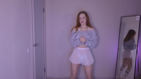 Snapshot of little_pretty_woman chatting on 12/01/24, 05:13 little_pretty_woman online show from 12/01/24, 05:13