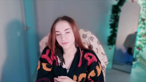 Snapshot of little_pretty_woman chatting on 12/18/24, 08:09 little_pretty_woman online show from 12/18/24, 08:09