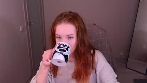 Snapshot of little_pretty_woman chatting on 01/17/26, 02:44 little_pretty_woman online show from 01/17/26, 02:44