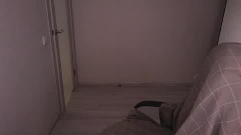 Snapshot of little_pretty_woman chatting on 05/27/26, 03:53 little_pretty_woman online show from 05/27/26, 03:53