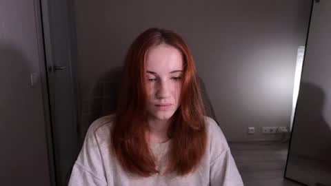 Snapshot of little_pretty_woman chatting on 06/13/26, 07:01 little_pretty_woman online show from 06/13/26, 07:01
