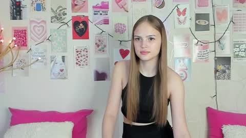 Snapshot of little_radiant_sun chatting on 03/04/26, 07:47 Kriss online show from 03/04/26, 07:47