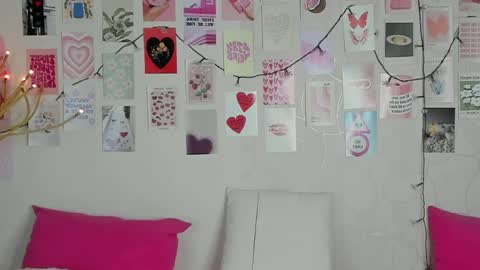 Snapshot of little_radiant_sun chatting on 04/17/26, 08:06 Kriss online show from 04/17/26, 08:06