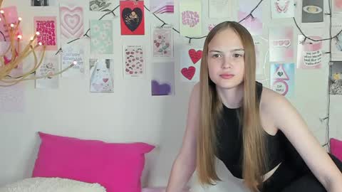 Snapshot of little_radiant_sun chatting on 04/21/26, 09:48 Kriss online show from 04/21/26, 09:48