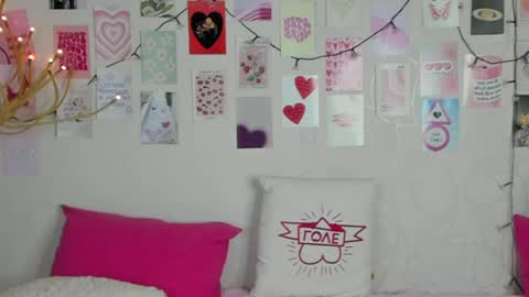 Snapshot of little_radiant_sun chatting on 04/28/26, 08:30 Kriss online show from 04/28/26, 08:30