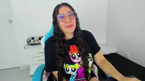 Laire  online show from 11/20/25, 11:15