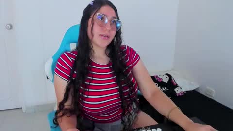 Laire  online show from 11/23/25, 06:41