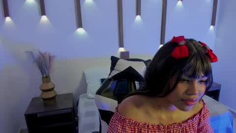 Snapshot of little_sumi chatting on 04/28/26, 02:27 S U M I online show from 04/28/26, 02:27