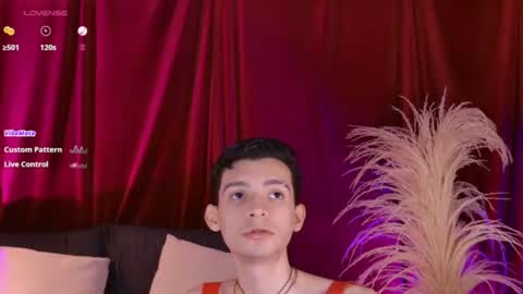 Snapshot of little_twiink chatting on 06/09/26, 02:06 Juan Ferrer online show from 06/09/26, 02:06