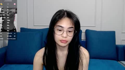 Snapshot of little_v1rgin_angel chatting on 03/05/25, 12:11 Kwan online show from 03/05/25, 12:11