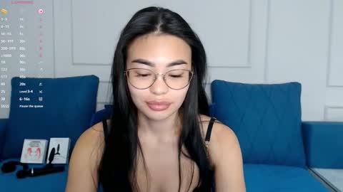 Snapshot of little_v1rgin_angel chatting on 11/14/25, 09:52 Kwan online show from 11/14/25, 09:52