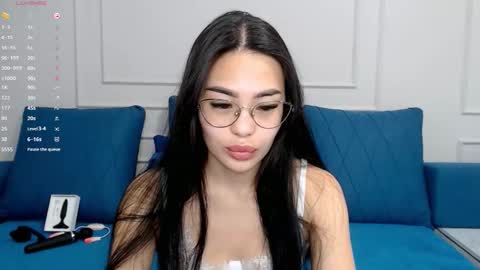 Snapshot of little_v1rgin_angel chatting on 01/18/26, 09:35 Kwan online show from 01/18/26, 09:35