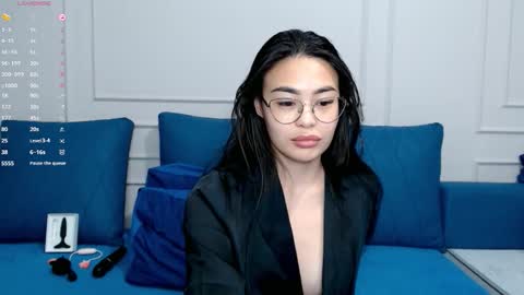 Snapshot of little_v1rgin_angel chatting on 03/21/26, 01:26 Kwan online show from 03/21/26, 01:26