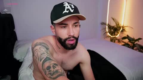 Snapshot of little_vannesaa chatting on 02/18/25, 11:52 little_vannesaa online show from 02/18/25, 11:52