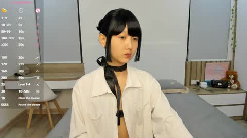 Yena and Gabby online show from 04/26/26, 06:27