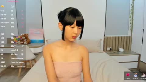 Snapshot of little_yena chatting on 05/25/26, 02:01 Yena and Gabby online show from 05/25/26, 02:01