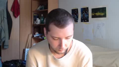 Snapshot of littlealien7 chatting on 11/11/25, 12:43 littlealien7 online show from 11/11/25, 12:43