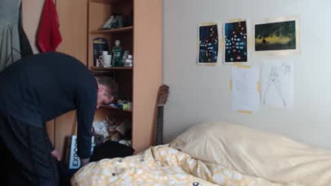 Snapshot of littlealien7 chatting on 11/13/25, 07:02 littlealien7 online show from 11/13/25, 07:02